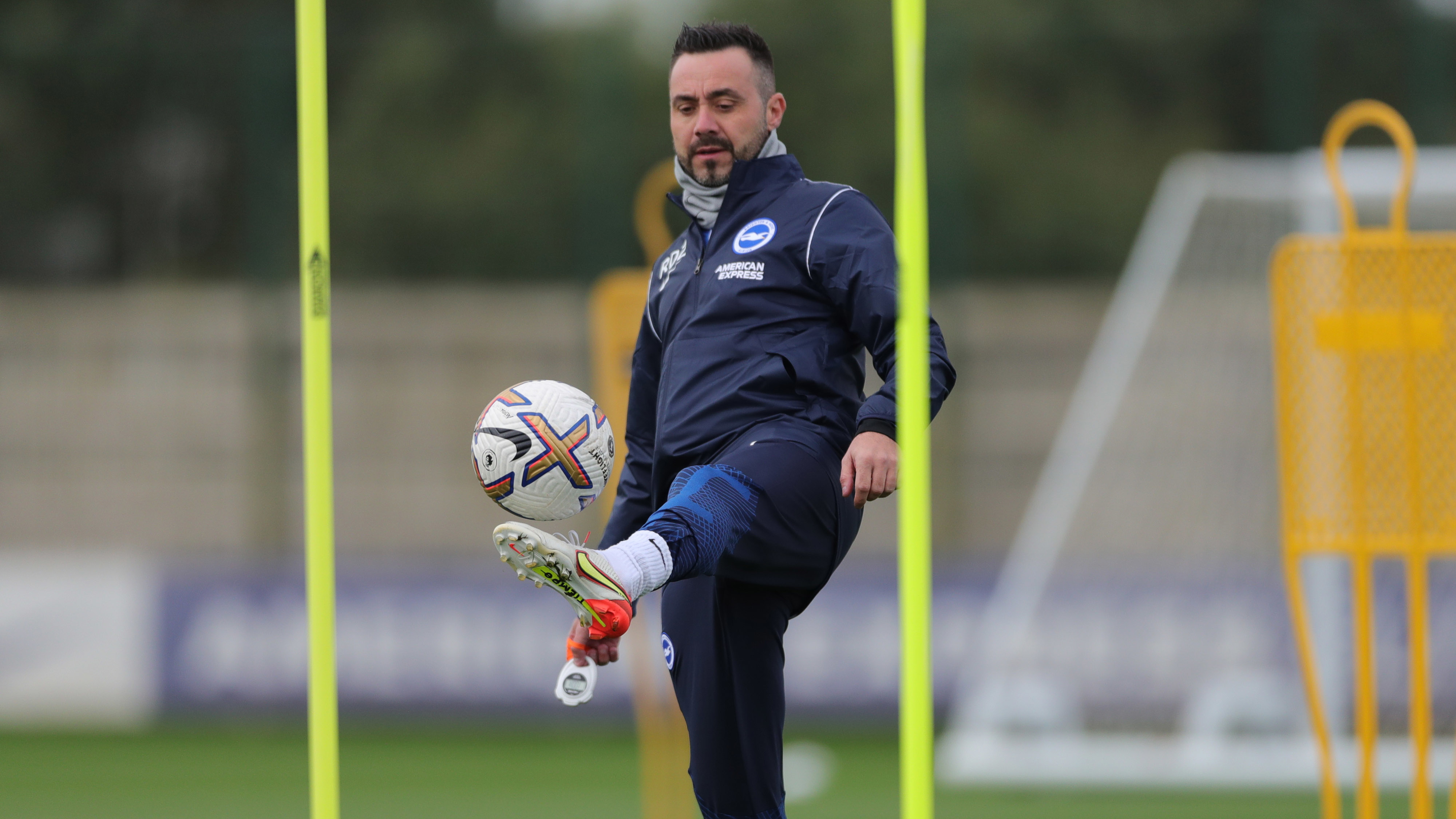 Roberto de Zerbi và mức giá khủng để giải phóng hợp đồng