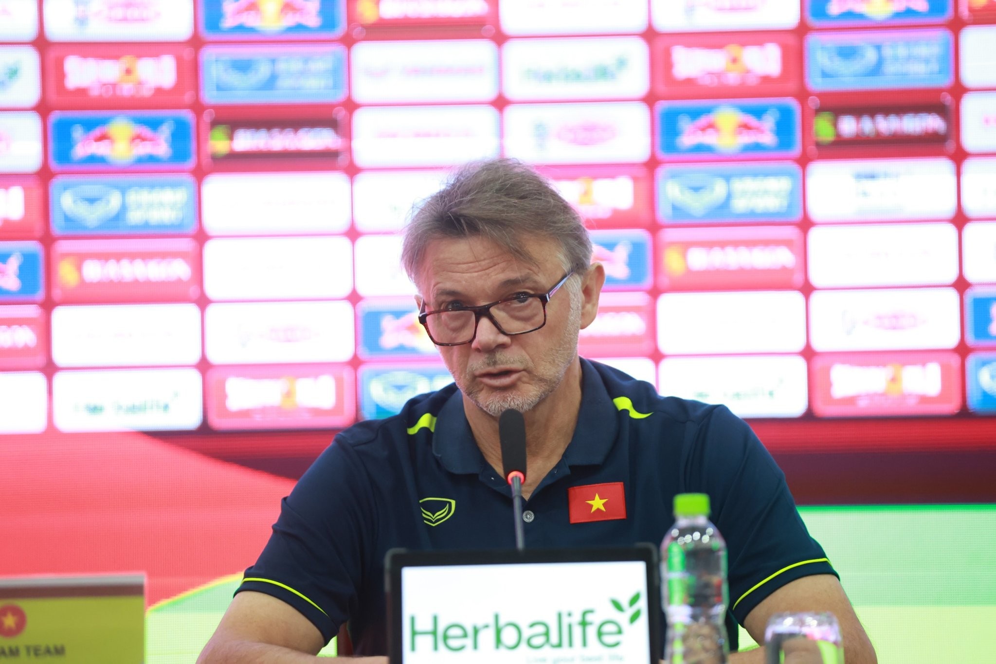 HLV Troussier: "ĐT Việt Nam cố gắng tối đa để gây khó khăn cho đối thủ"