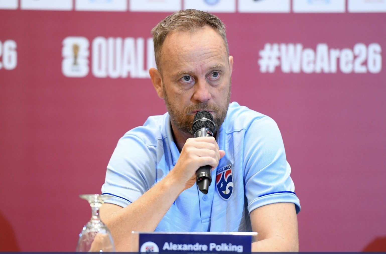 HLV Polking thừa nhận khả năng "mất ghế" tại đội tuyển Thái Lan