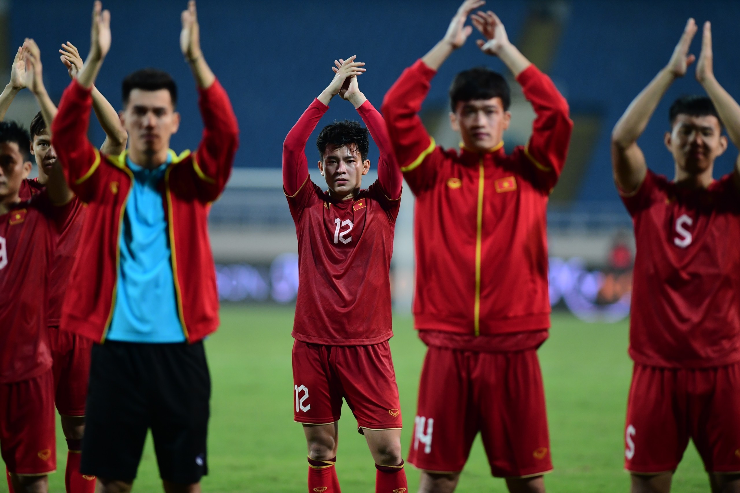 CĐV Việt Nam: "Dù thắng hay thua chúng tôi vẫn luôn ở đây"