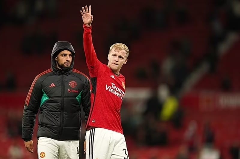 Van de Beek tự đặt dấu chấm hết tại Man Utd