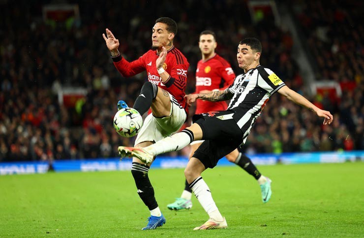 Nhận định bóng đá Newcastle - MU: Đại chiến đáng chờ đợi sau nỗi đau cúp C1 (Ngoại hạng Anh)