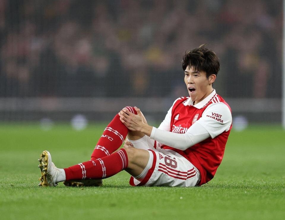 Takehiro Tomiyasu khiến Arsenal lo lắng trước trận gặp Luton