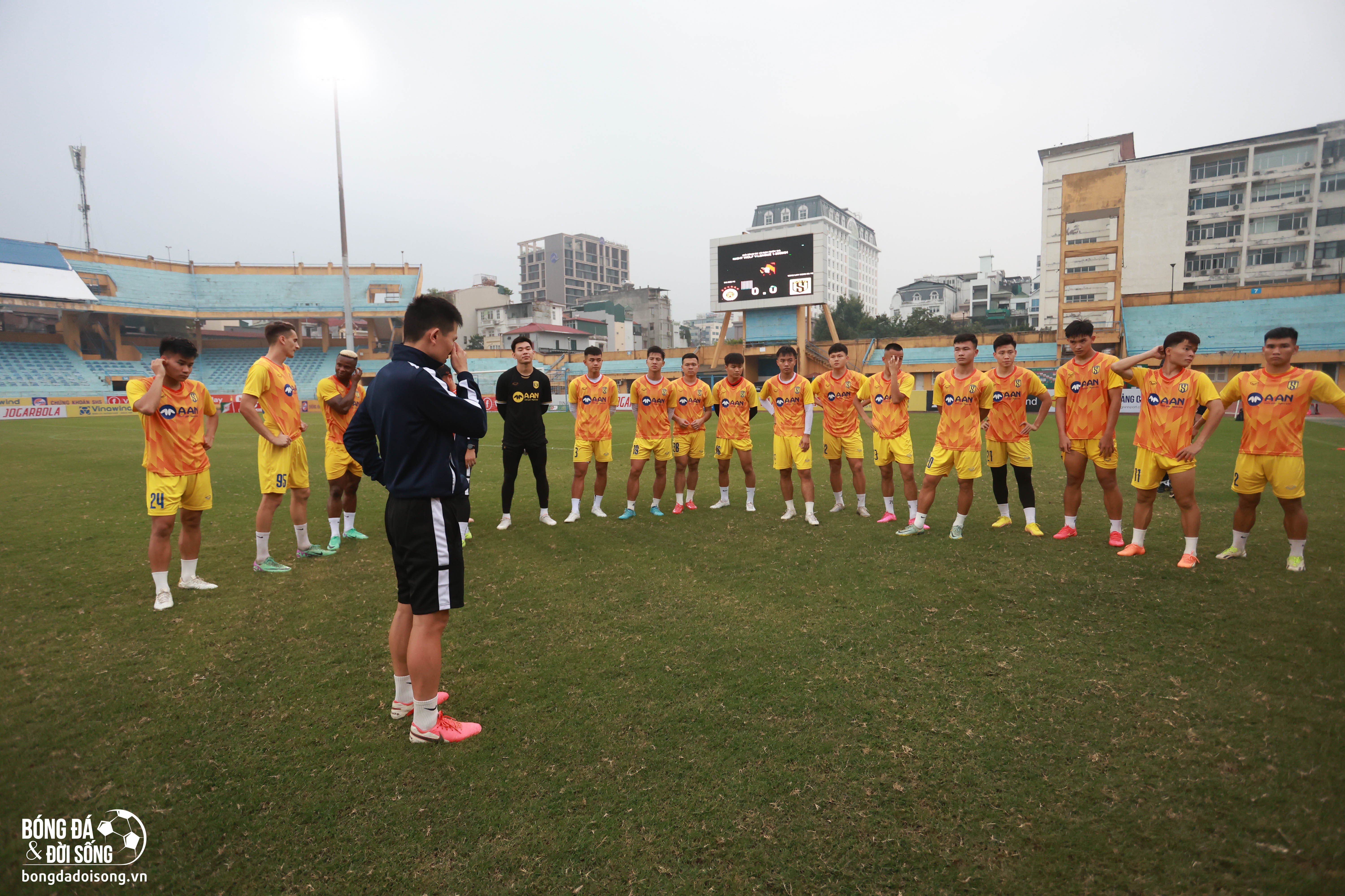 Hà Nội đấu SLNA: Chuyến làm khách đầy khó khăn của thầy trò HLV Phan Như Thuật