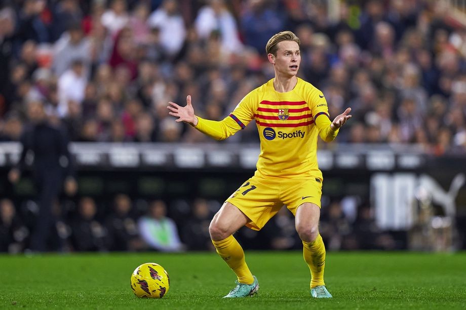 De Jong bị treo giò sau trận hòa thất vọng