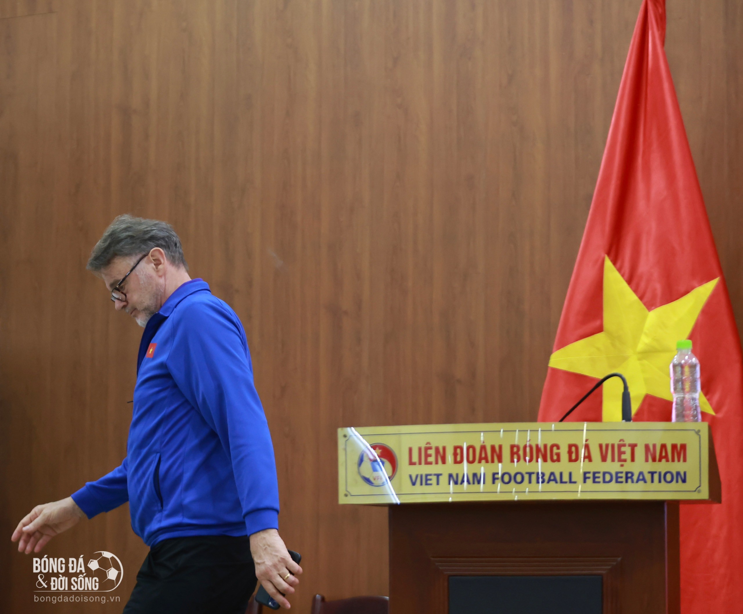 HLV Philippe Troussier chia tay tuyển Việt Nam