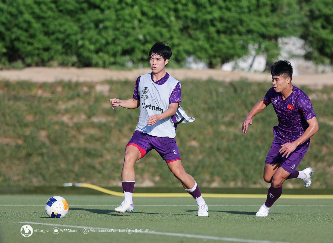 Tiền vệ Võ Hoàng Minh Khoa: ''Sau tấm thẻ phạt, tôi thấy Ngọc Thắng rất buồn''