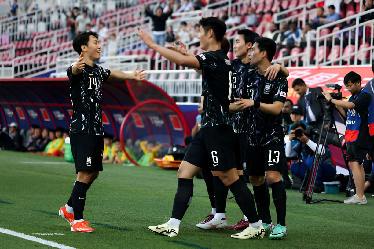 Kết quả VCK U23 châu Á: Tiền đạo thi đấu tệ hại, U23 Trung Quốc đặt một chân về nước