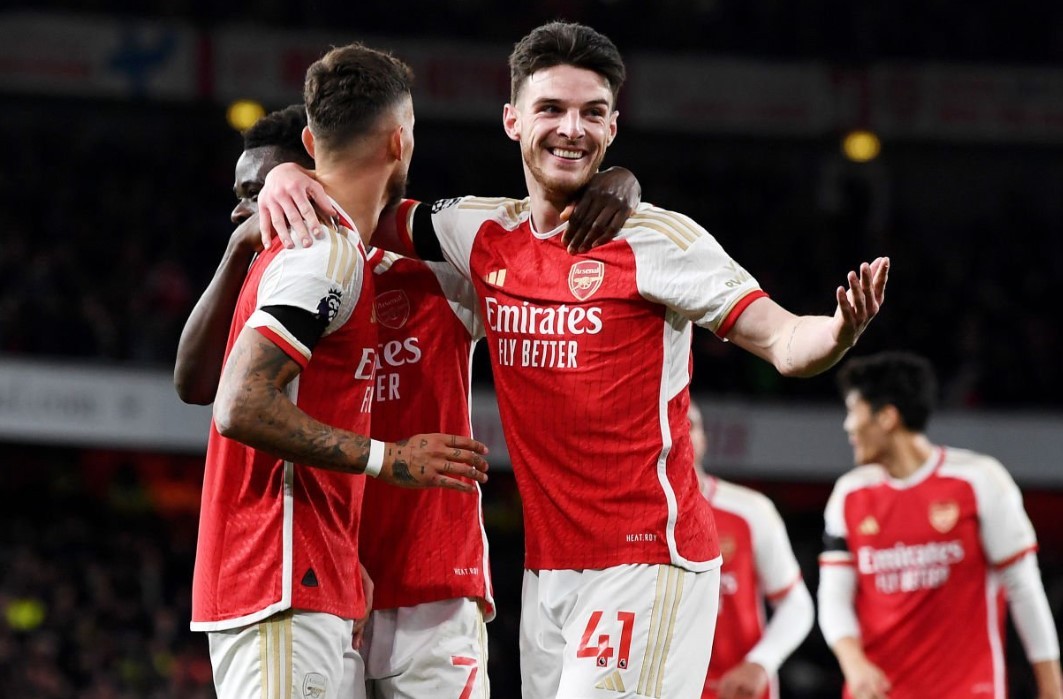 Kết quả Ngoại hạng Anh: Arsenal xả giận, Chelsea gánh đủ