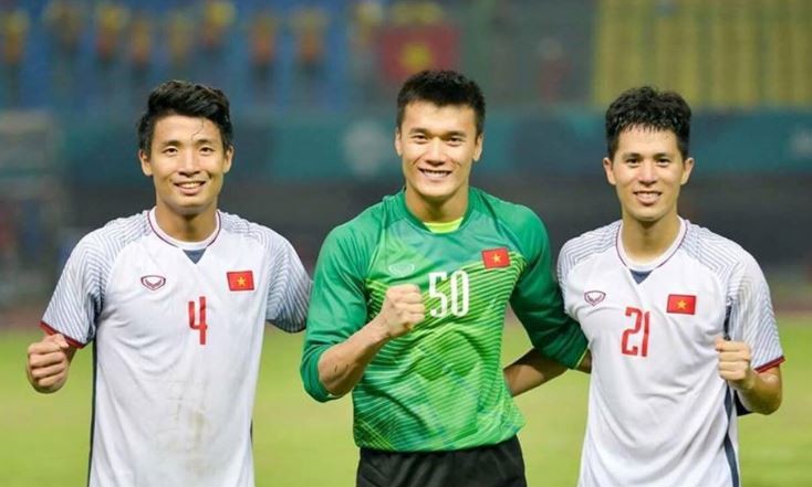 HLV Kim Sang Sik nhậm chức, nhiều học trò cũ thầy Park đánh tiếng