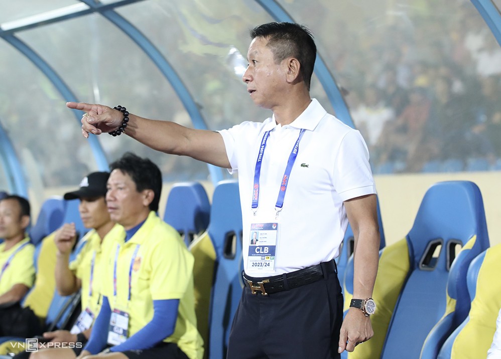 HLV Văn Sỹ Sơn: ‘Chúng ta nên kiểm tra doping để ngăn ngừa các cầu thủ’