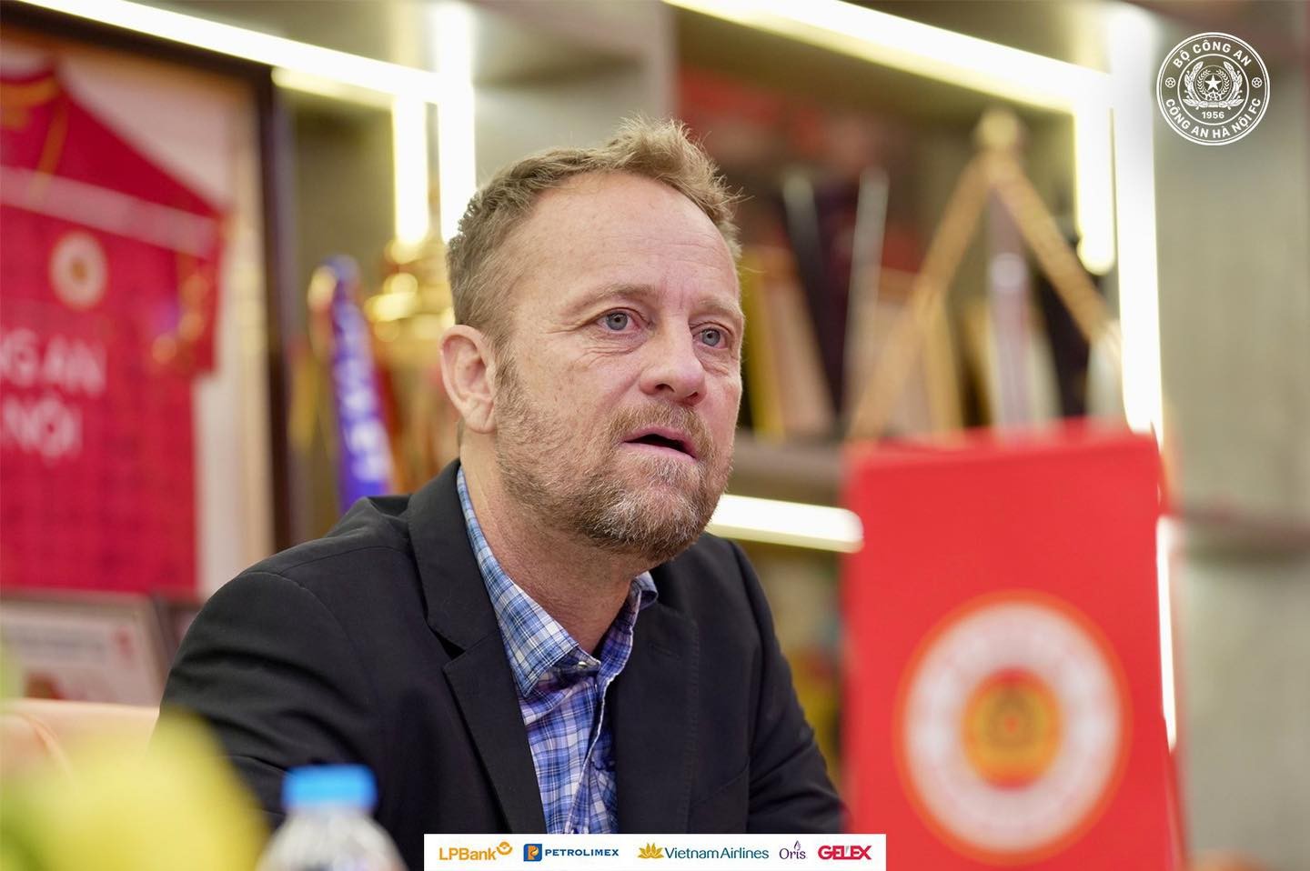 Hé lộ mức lương của HLV Mano Polking nhận tại CLB CAHN: Thấp hơn dự đoán