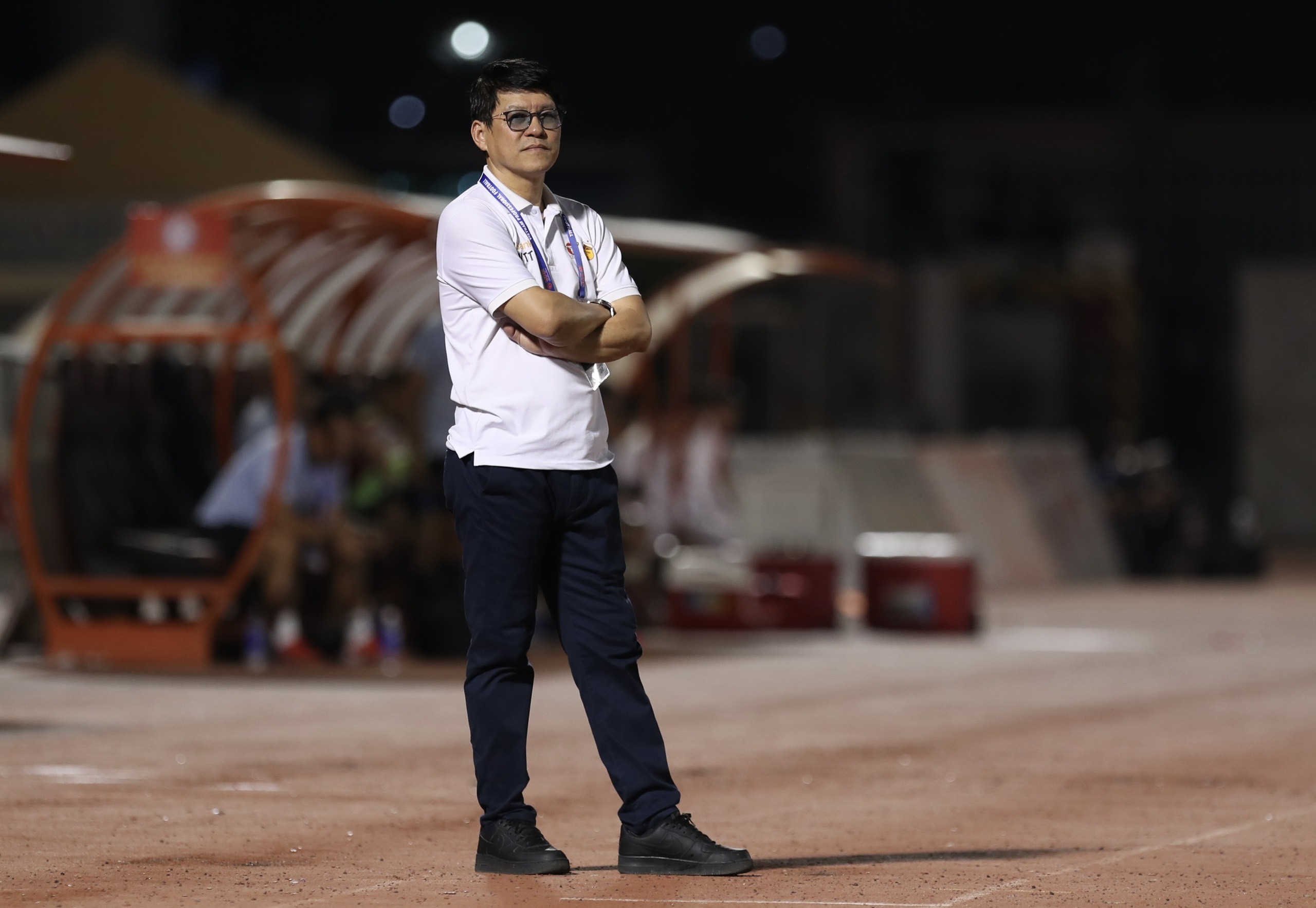 HLV Vũ Tiến Thành: ''Cúp Quốc gia như giải phường, bóng đá Việt Nam phú quý giật lùi”