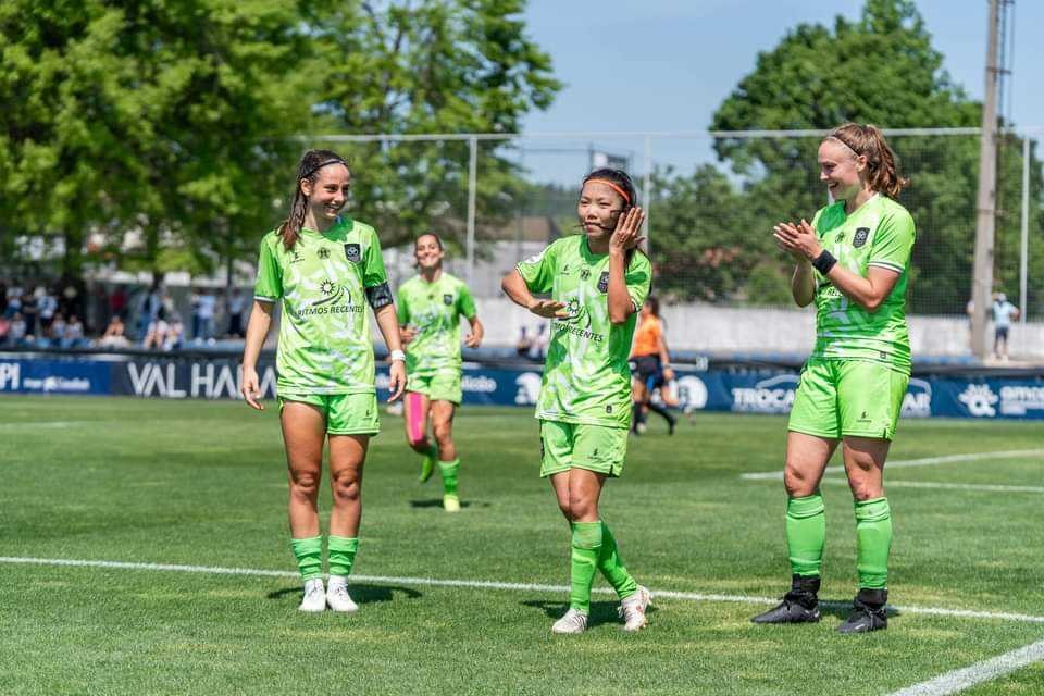 Huỳnh Như hai lần bị từ chối bàn thắng, Lank FC vẫn căng như dây đàn