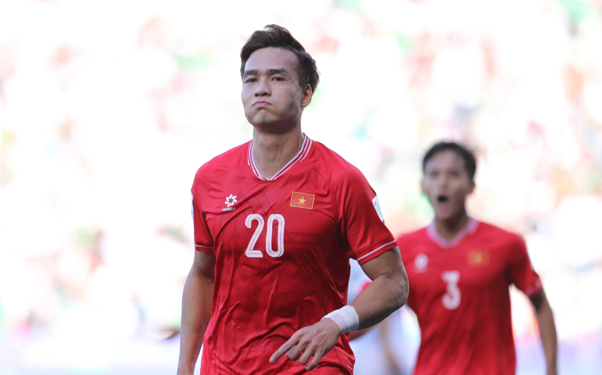 HLV Kim Sang Sik bị thiệt quân từ "hậu quả" dưới thời HLV Troussier