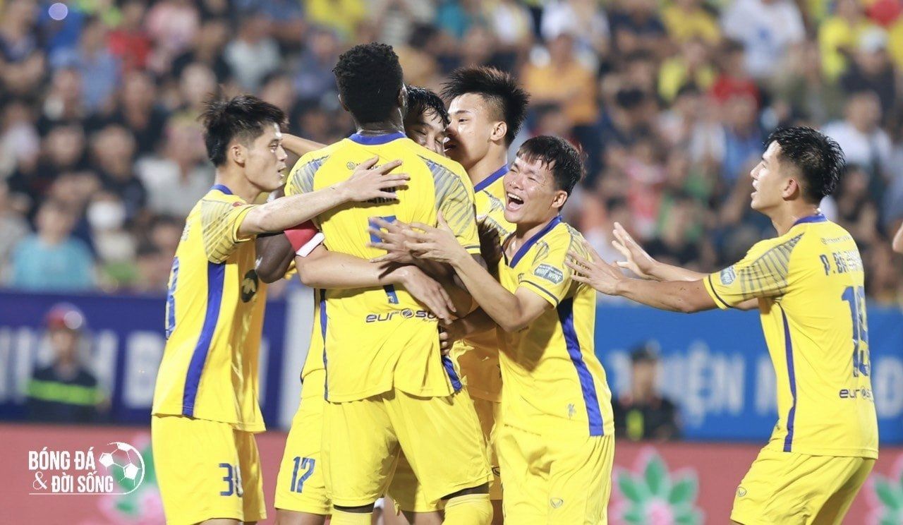 Tuấn Anh khen ngợi dàn cầu thủ GenZ của Sông Lam Nghệ An, thất vọng vì đánh rơi điểm số