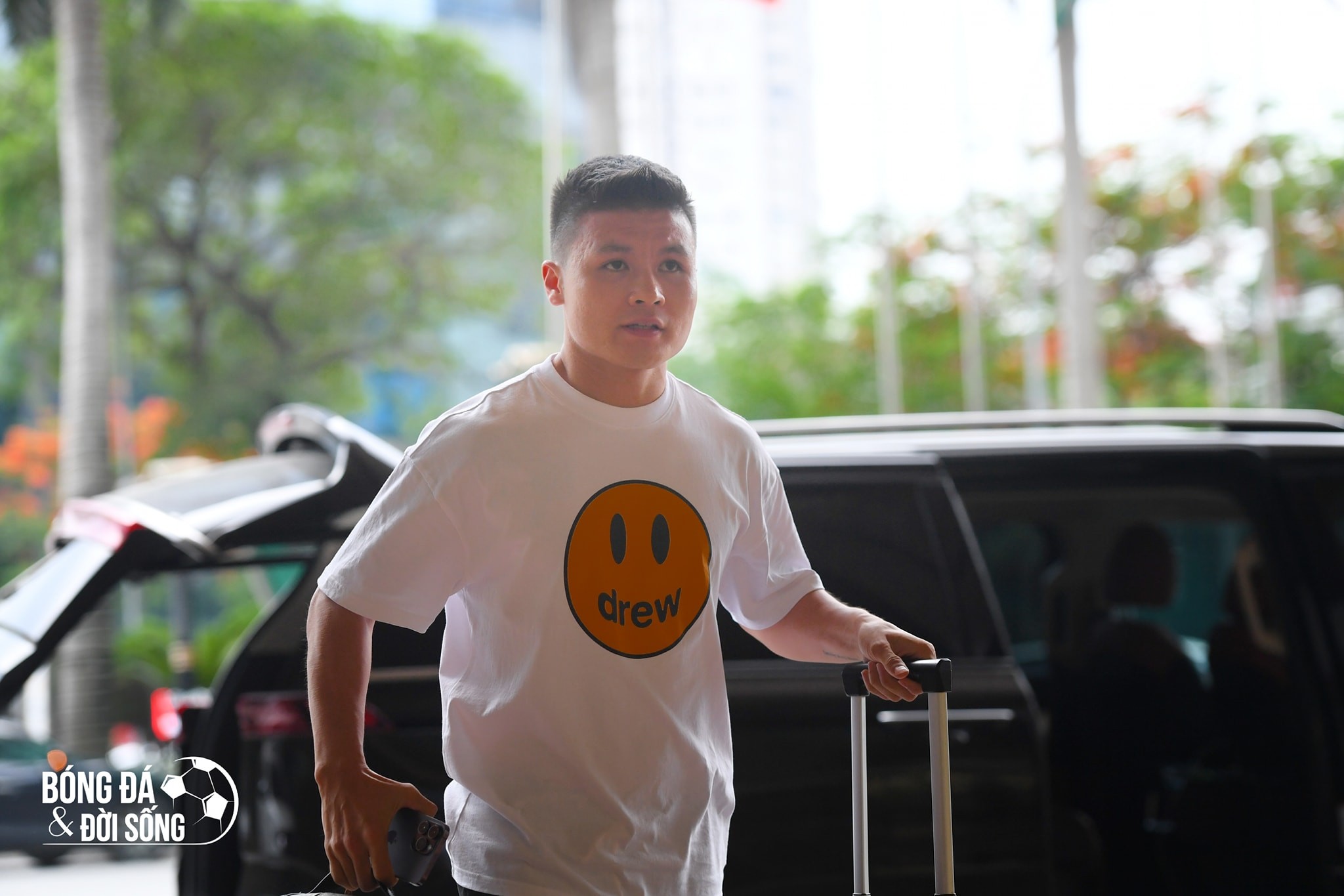 Quang Hải gấp gáp hội quân với ĐT Việt Nam, HLV Kim Sang Sik thân thiện