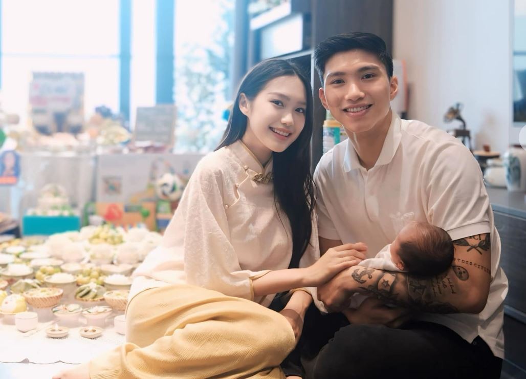 Đoàn Văn Hậu và Doãn Hải My khoe con đầu lòng, Quế Ngọc Hải chúc một câu "cực độc"