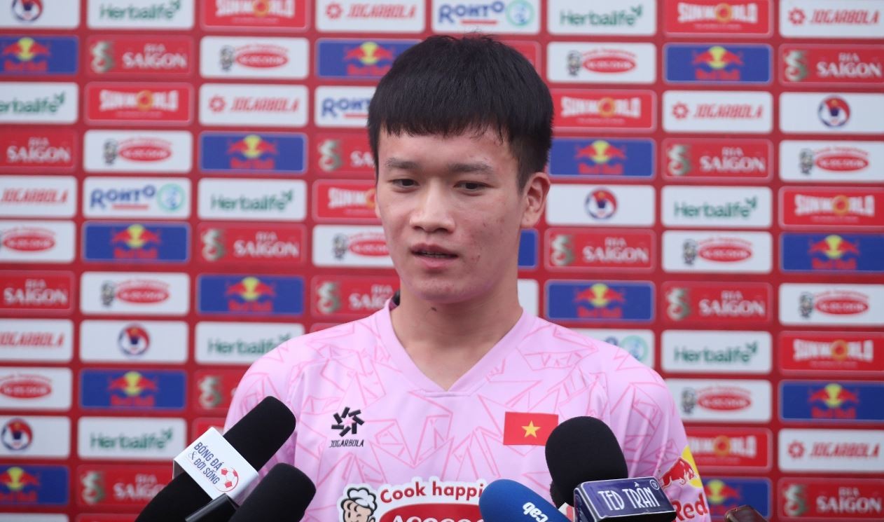 Hoàng Đức: "HLV Kim Sang Sik làm khiến chúng tôi hạnh phúc"