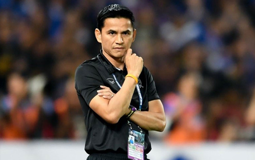 HLV Kiatisuk luôn khát khao dẫn dắt ĐT Thái Lan, sẵn sàng đối đầu HLV Kim Sang Sik