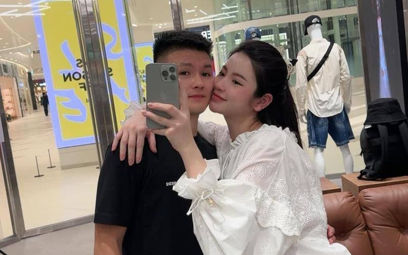 Quang Hải nghỉ thi đấu vòng cuối V.League, túc trực bên vợ những ngày cuối thai kỳ