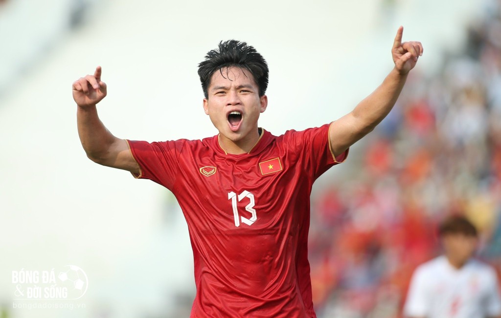 Hồ Văn Cường trở về thi đấu cho SLNA