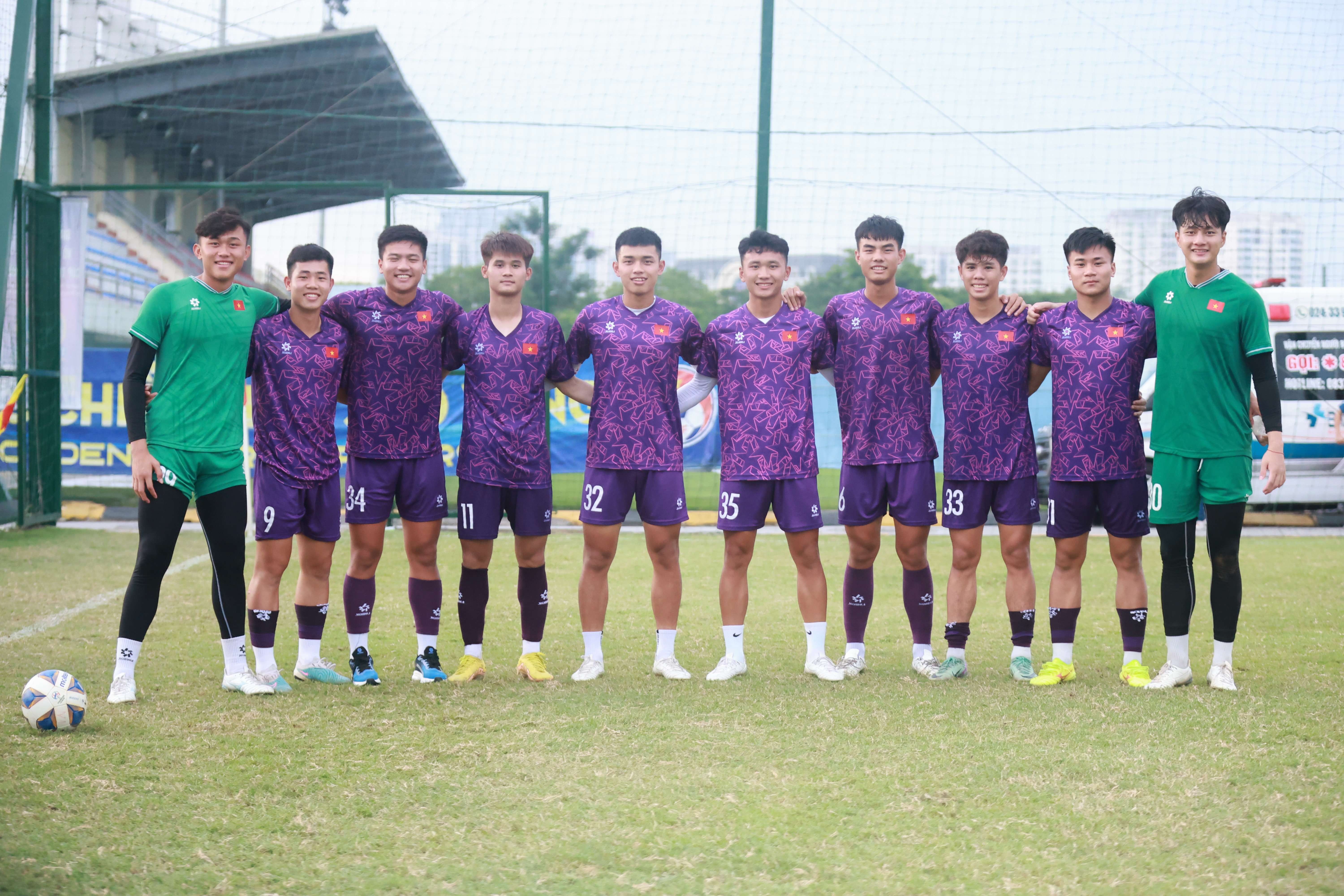 Đội tuyển U19 Việt Nam chia tay 8 cầu thủ, trước khi di chuyển vào Thành phố Hồ Chí Minh