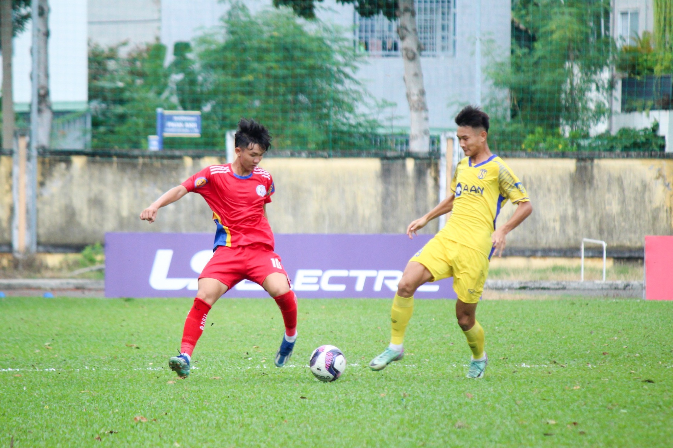 Đánh bại Đồng Tháp, U17 Sông Lam Nghệ An góp mặt ở tứ kết giải U17 Quốc gia