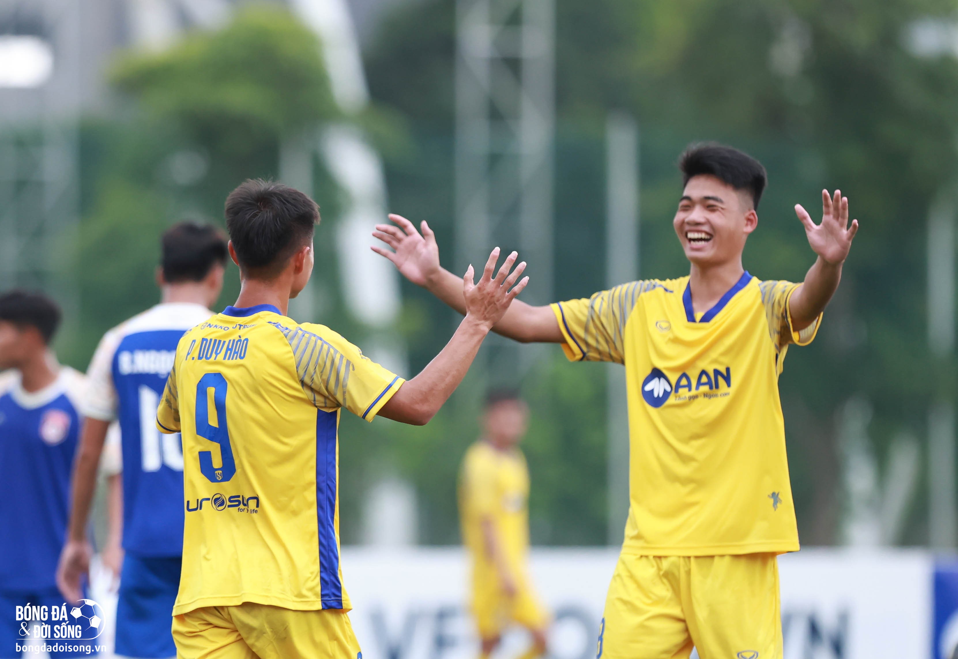 U21 Sông Lam Nghệ An ''hủy diệt'' Sông Trà Quảng Ngãi tại vòng loại U21 Quốc gia