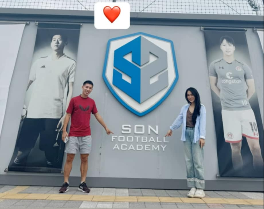 Đang đi du lịch với vợ con, Đỗ Hùng Dũng vẫn phải đến thăm cơ ngơi 360 tỷ của Son Heung Min