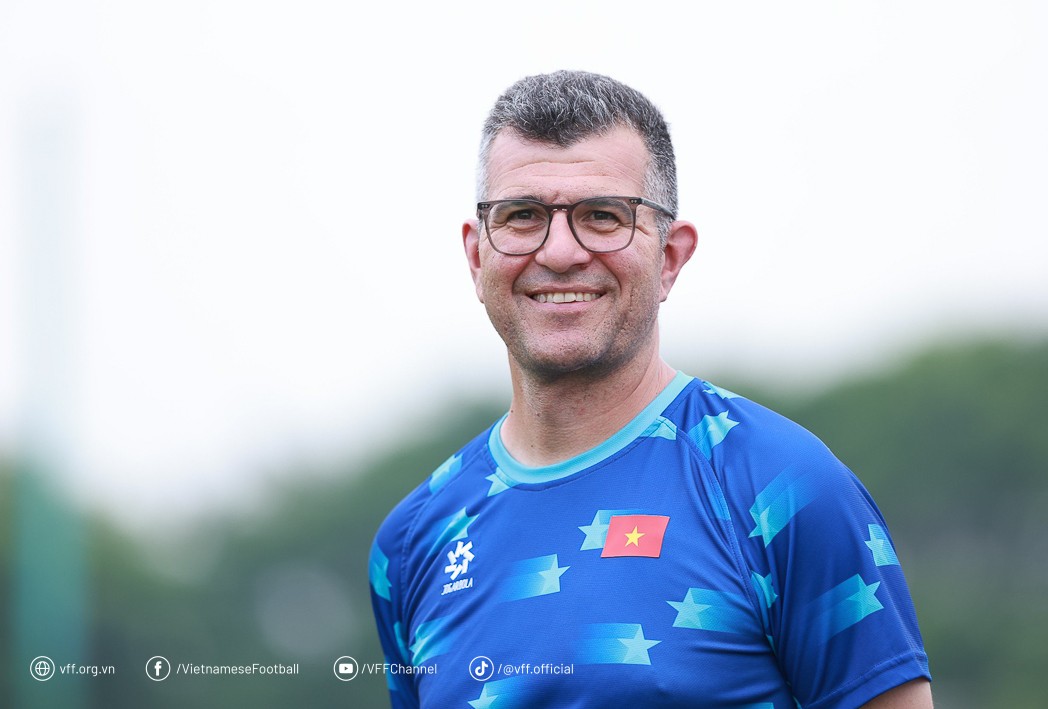 Huyền thoại V.League nhận lời, U16 Việt Nam lần đầu tiên có HLV ngoại