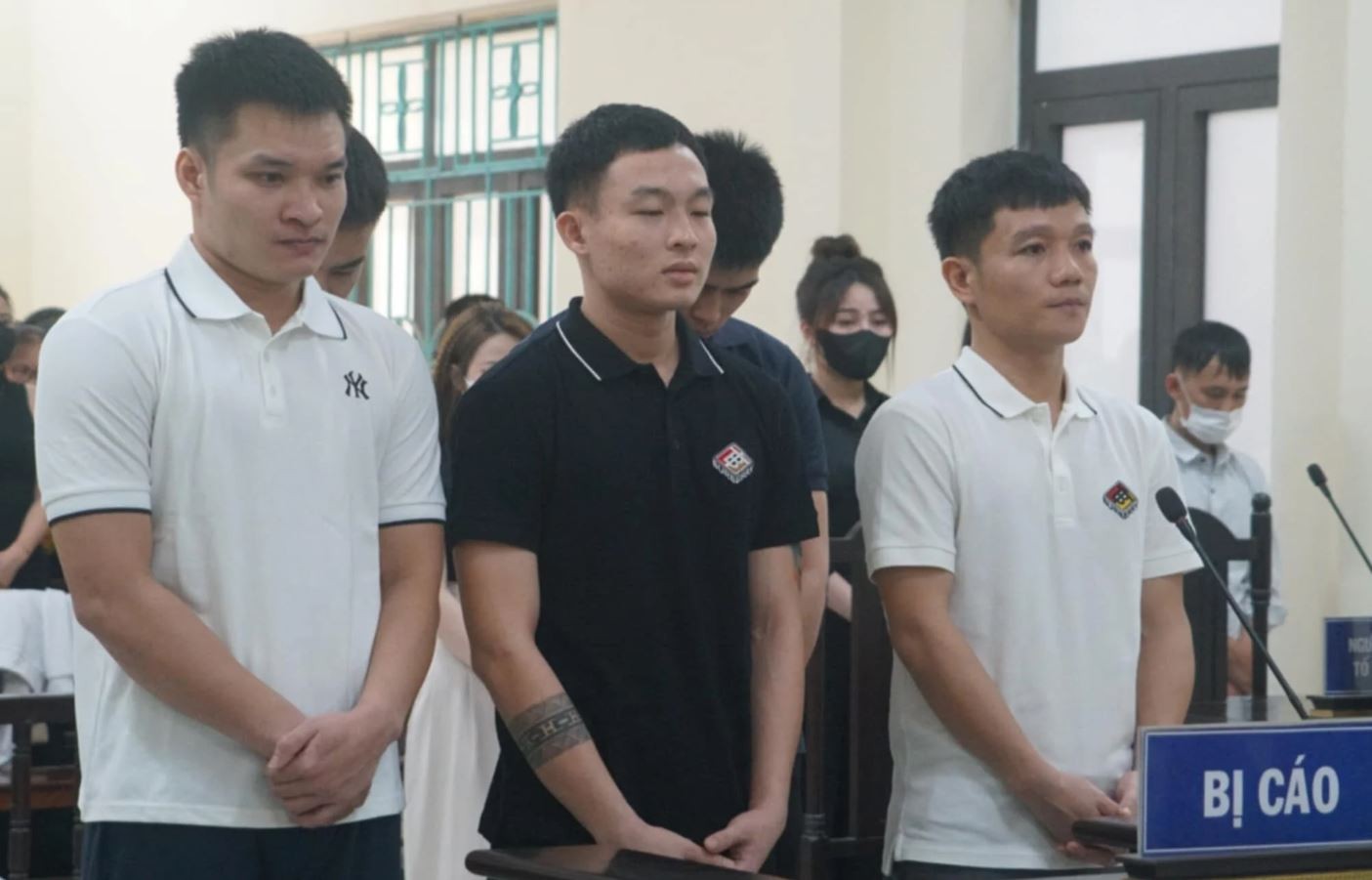 Hoãn xét xử 5 cựu cầu thủ Hồng Lĩnh Hà Tĩnh 'mở tiệc' ma túy trong khách sạn