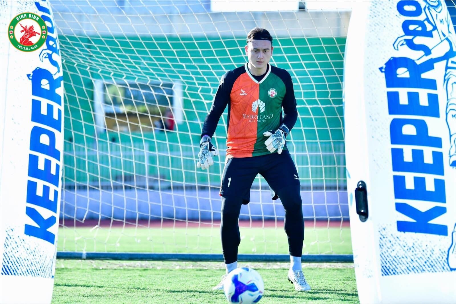 Chưa ra mắt đội bóng mới, Đặng Văn Lâm đã được hỏi mượn