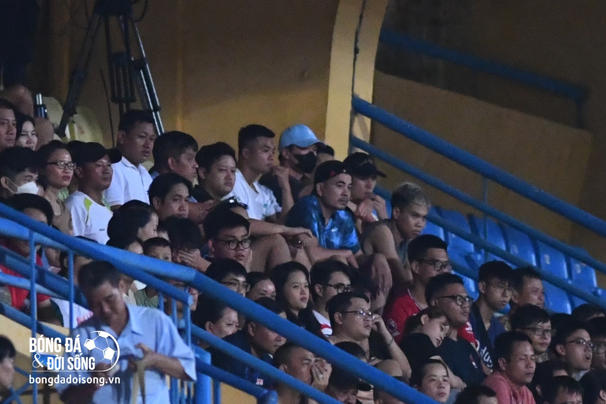 Hoàng Đức bí mật đi xem CAHN FC, Đình Bắc thi đấu cực cháy ngày ra mắt