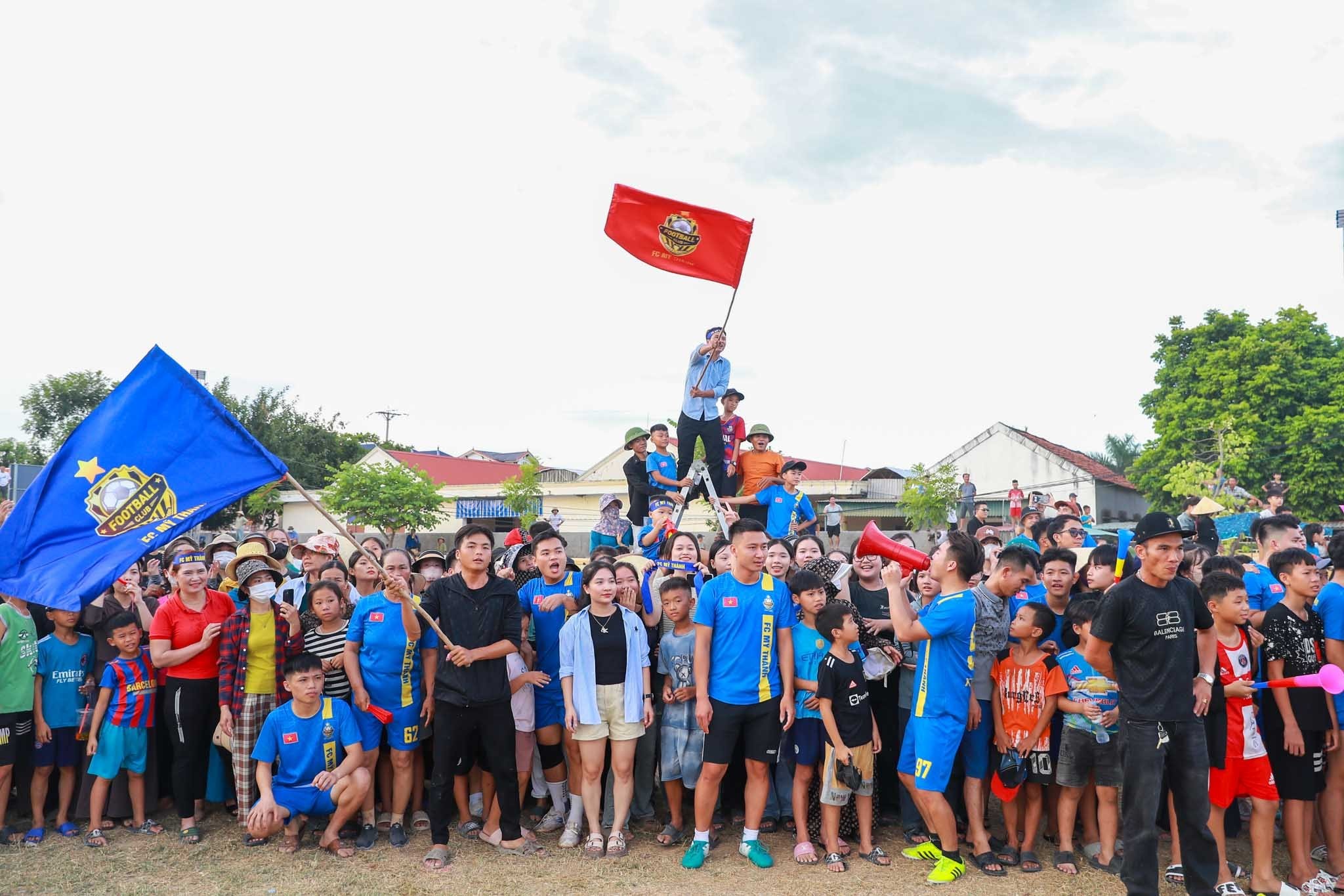 Những khoảnh khắc ấn tượng ở trận chung kết Giải bóng đá Diễn Đoài quê ta