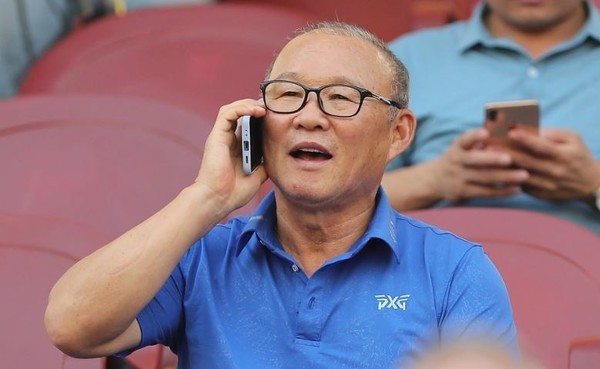 HLV Park Hang Seo từng suýt phá hợp đồng với ĐT Việt Nam để đến Malaysia