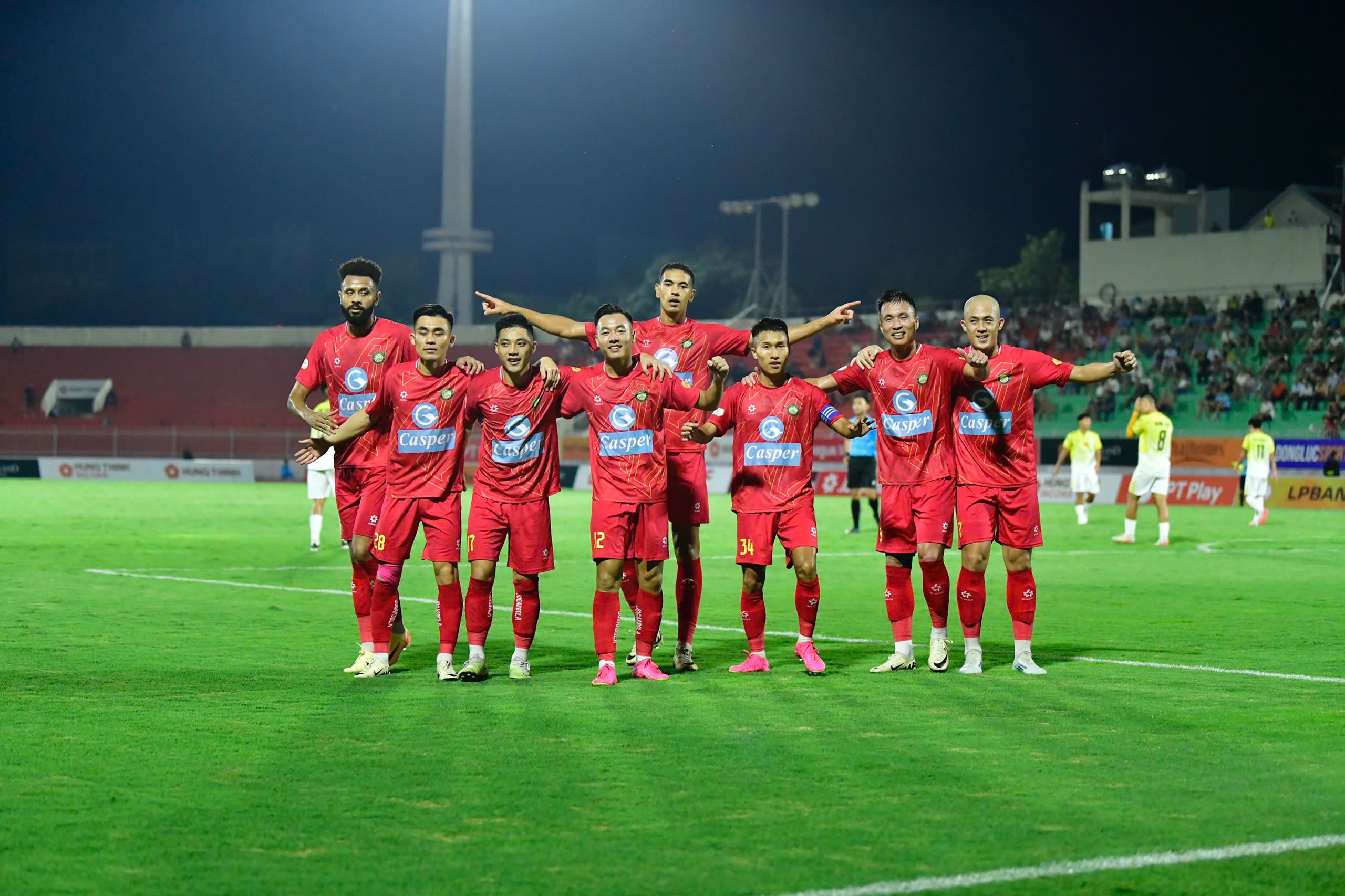 Học trò mới của HLV Kim Sang Sik tỏa sáng, Thanh Hóa vùi dập Quy Nhơn Bình Định