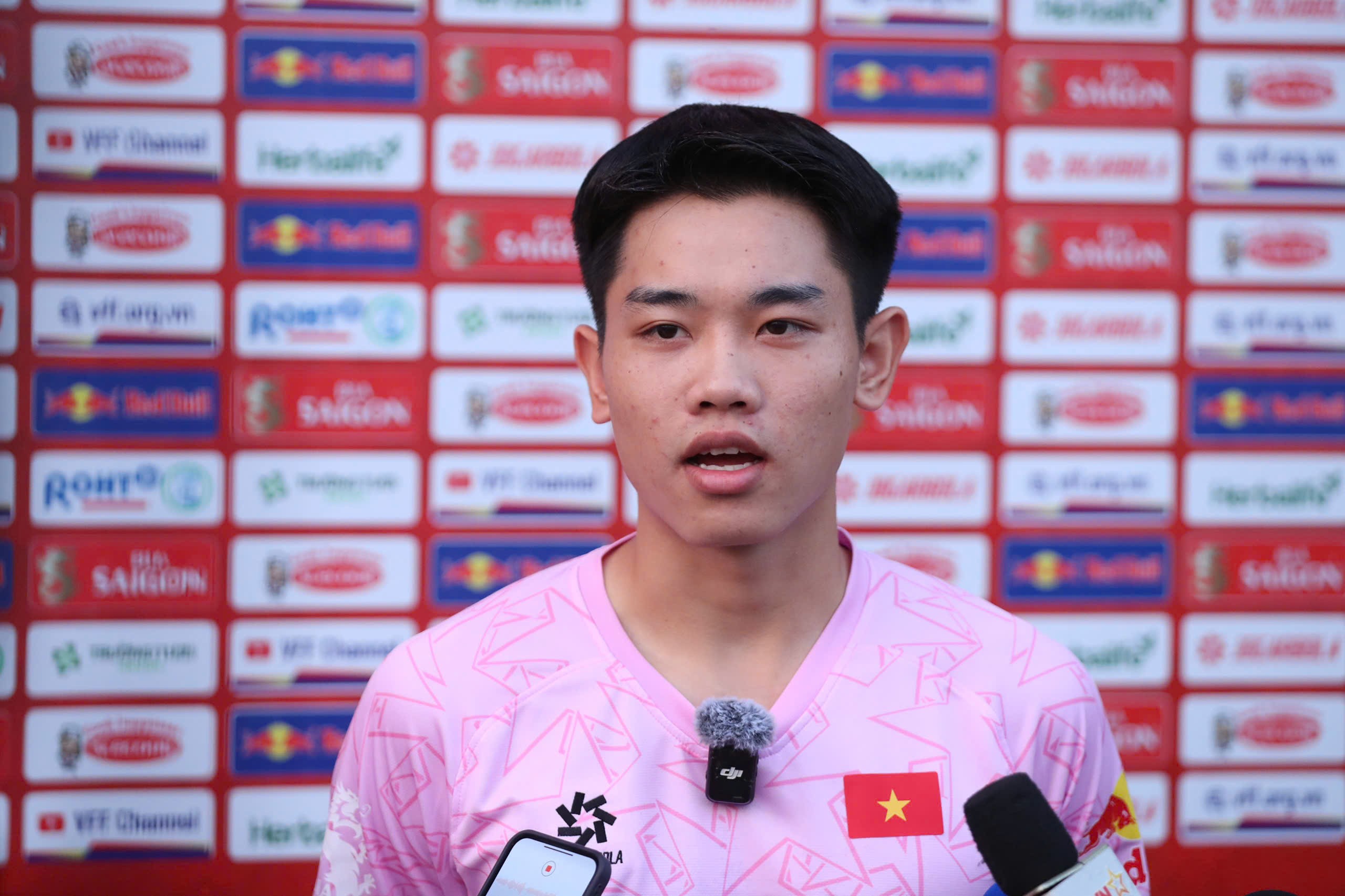 Nguyễn Đình Bắc: "Tôi ưu tiên thi đấu tại V.League"