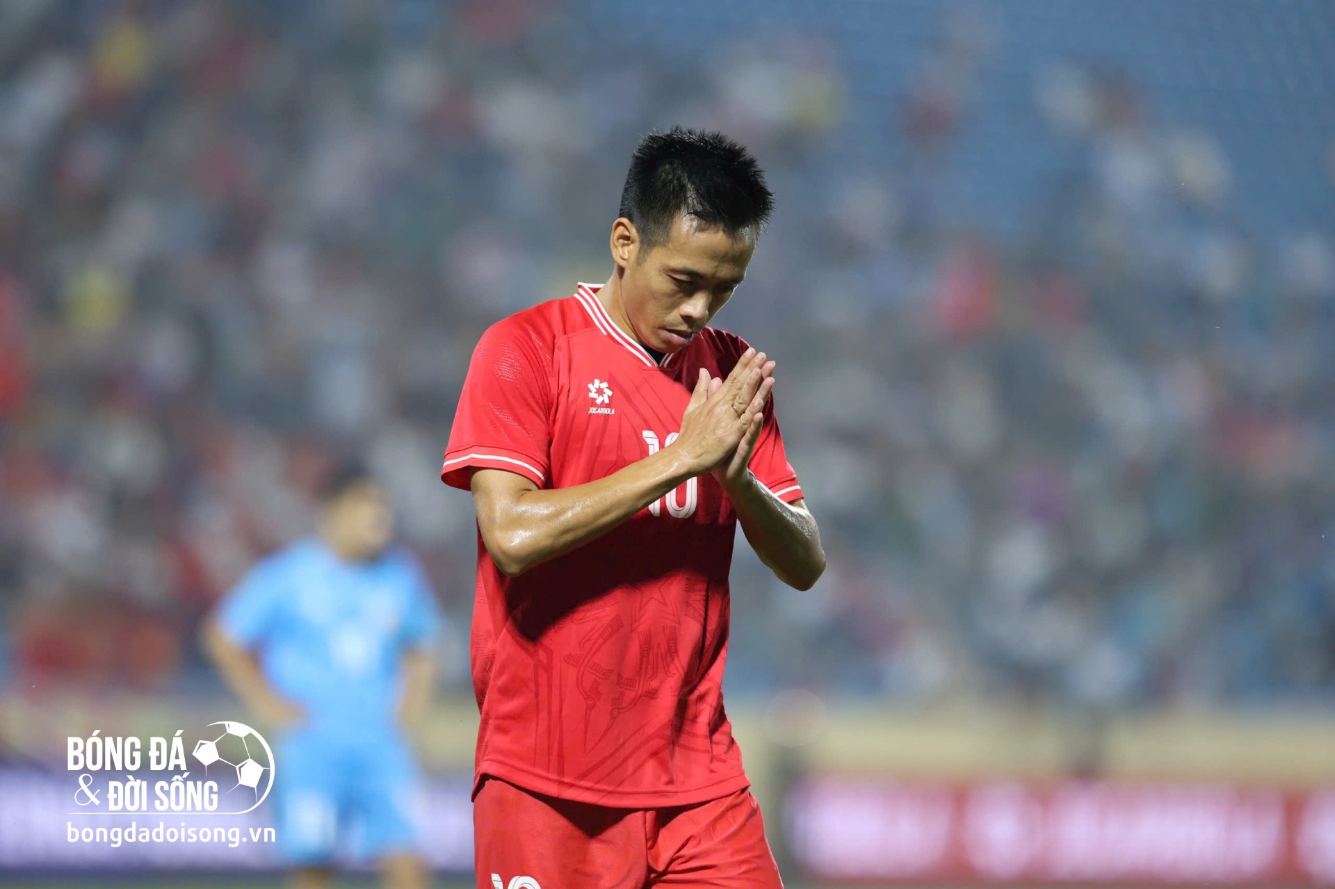 Văn Quyết bất ngờ từ giã ĐT Việt Nam