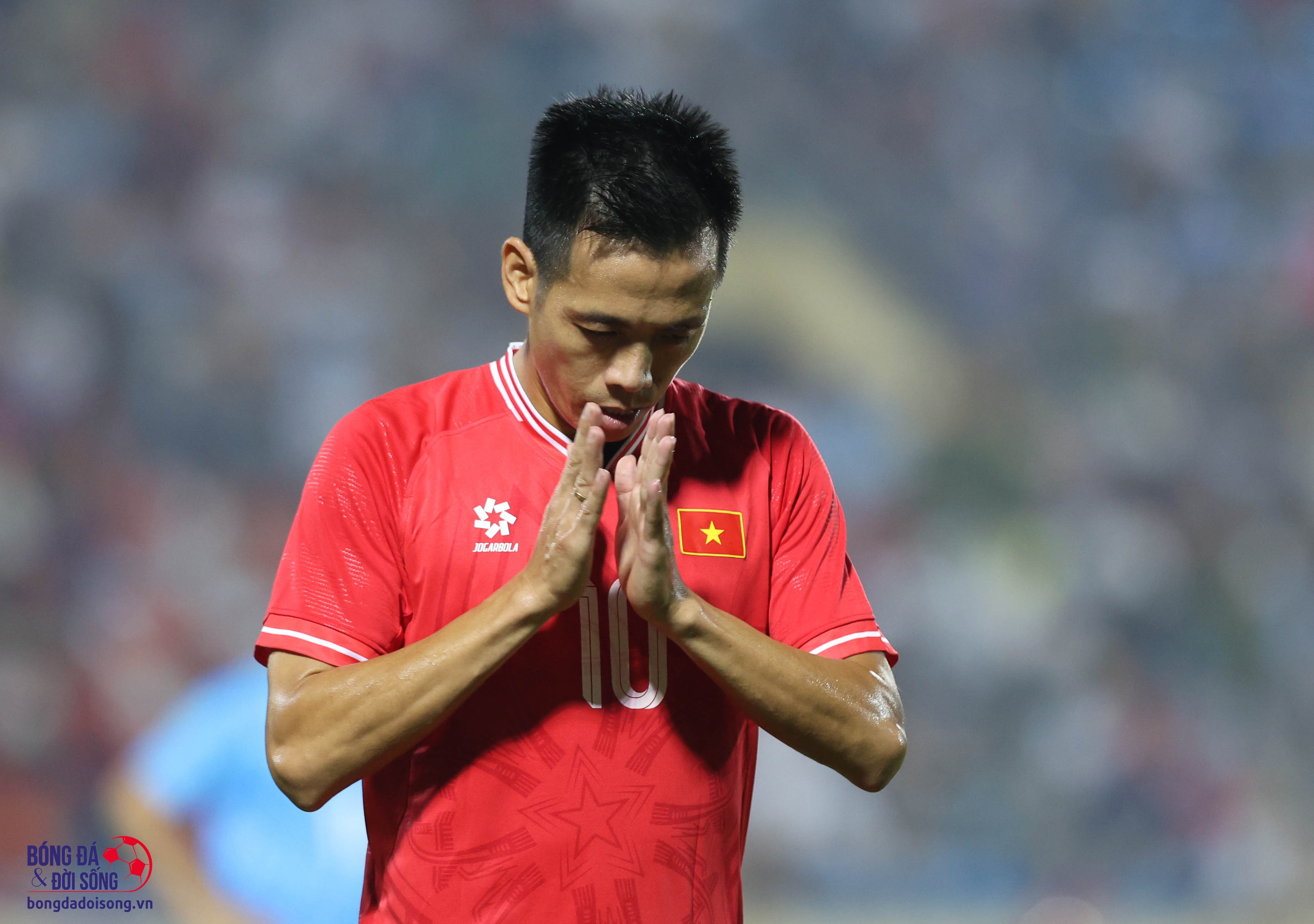 Tiền đạo Văn Quyết và những khoảnh khắc cuối trong màu áo đội tuyển Việt Nam