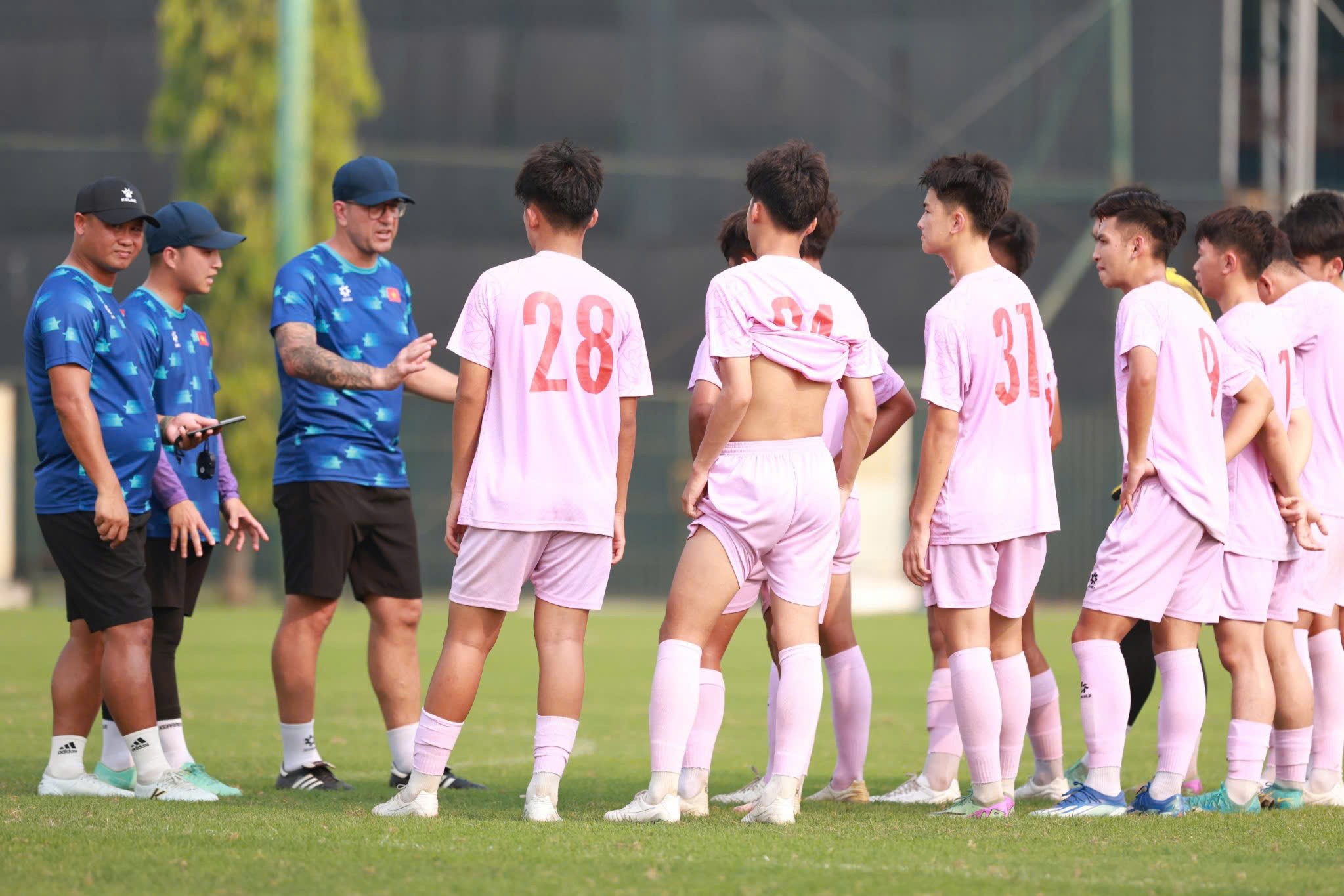 U17 Việt Nam vs U17 Kyrgyzstan: Quyết thắng trận đầu