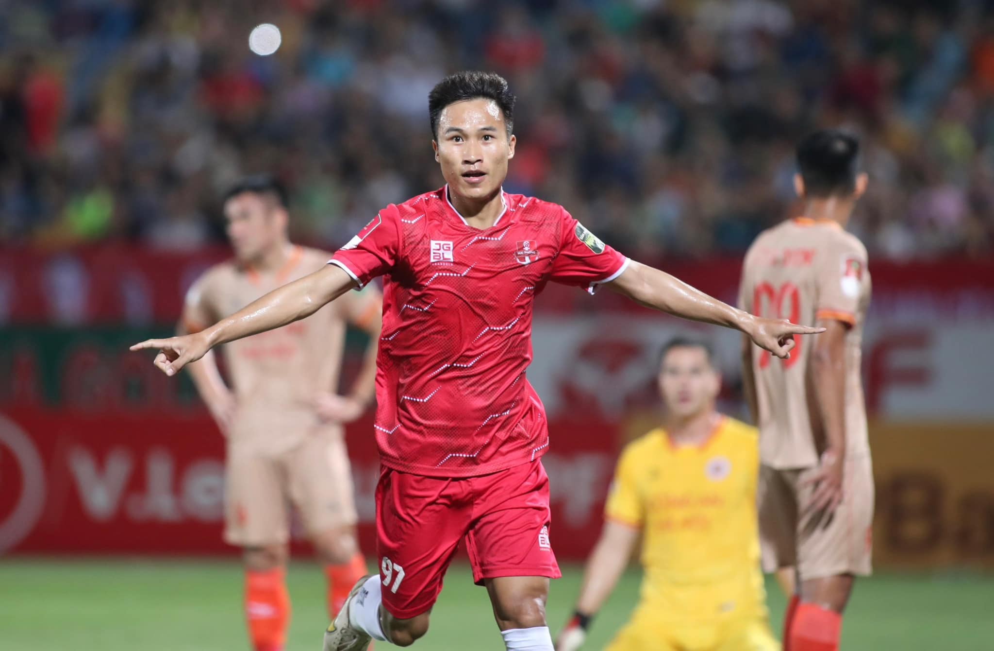 HLV Kim Sang Sik mất thêm một tiền vệ cho ASEAN Cup