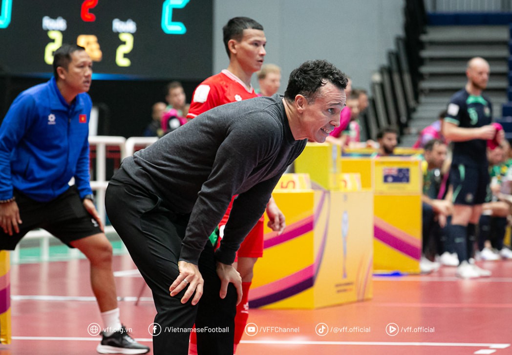 Thắng nghẹt thở Australia, HLV futsal Việt Nam nói lời đầy tự hào