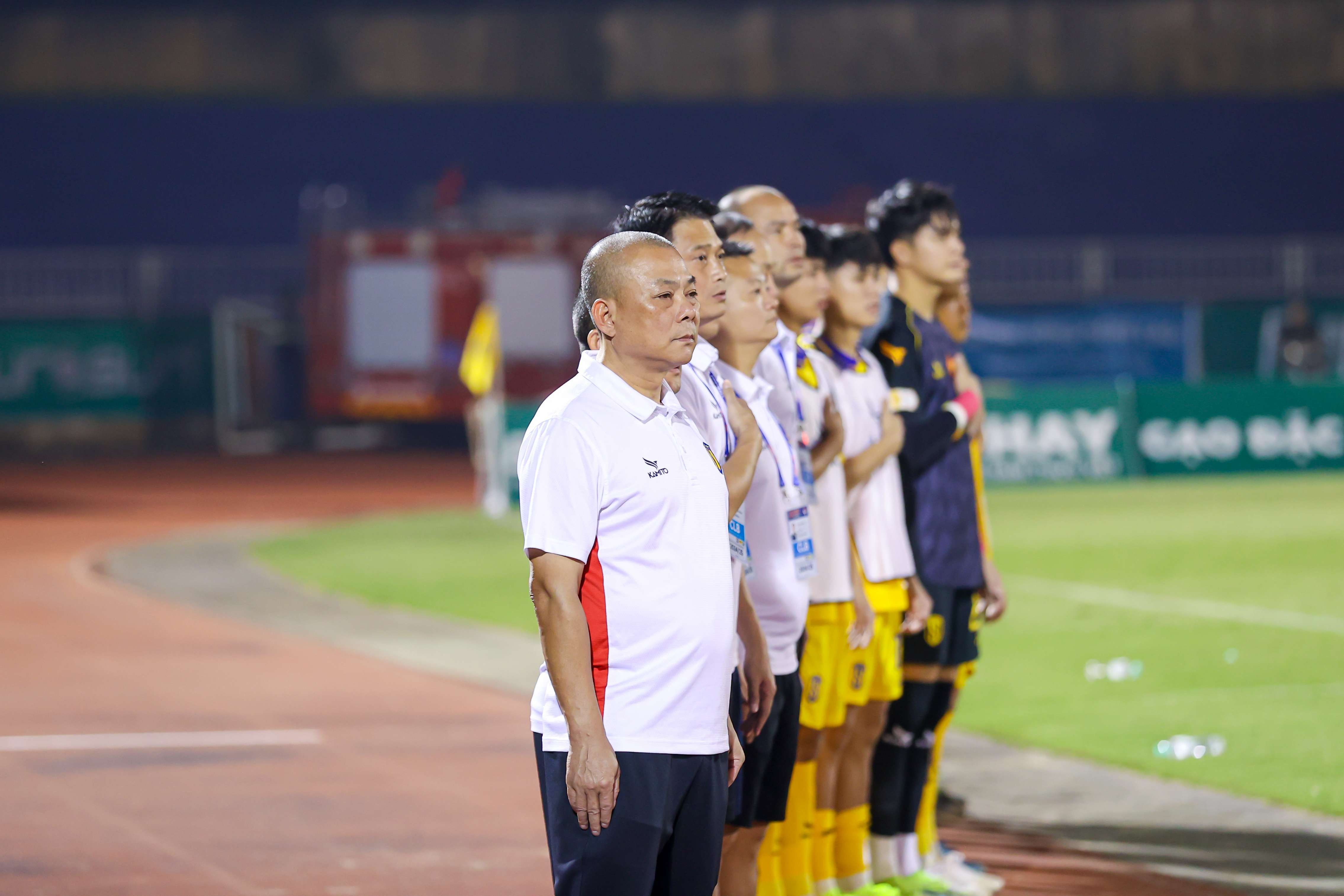 HLV Phạm Anh Tuấn bất ngờ từ chức