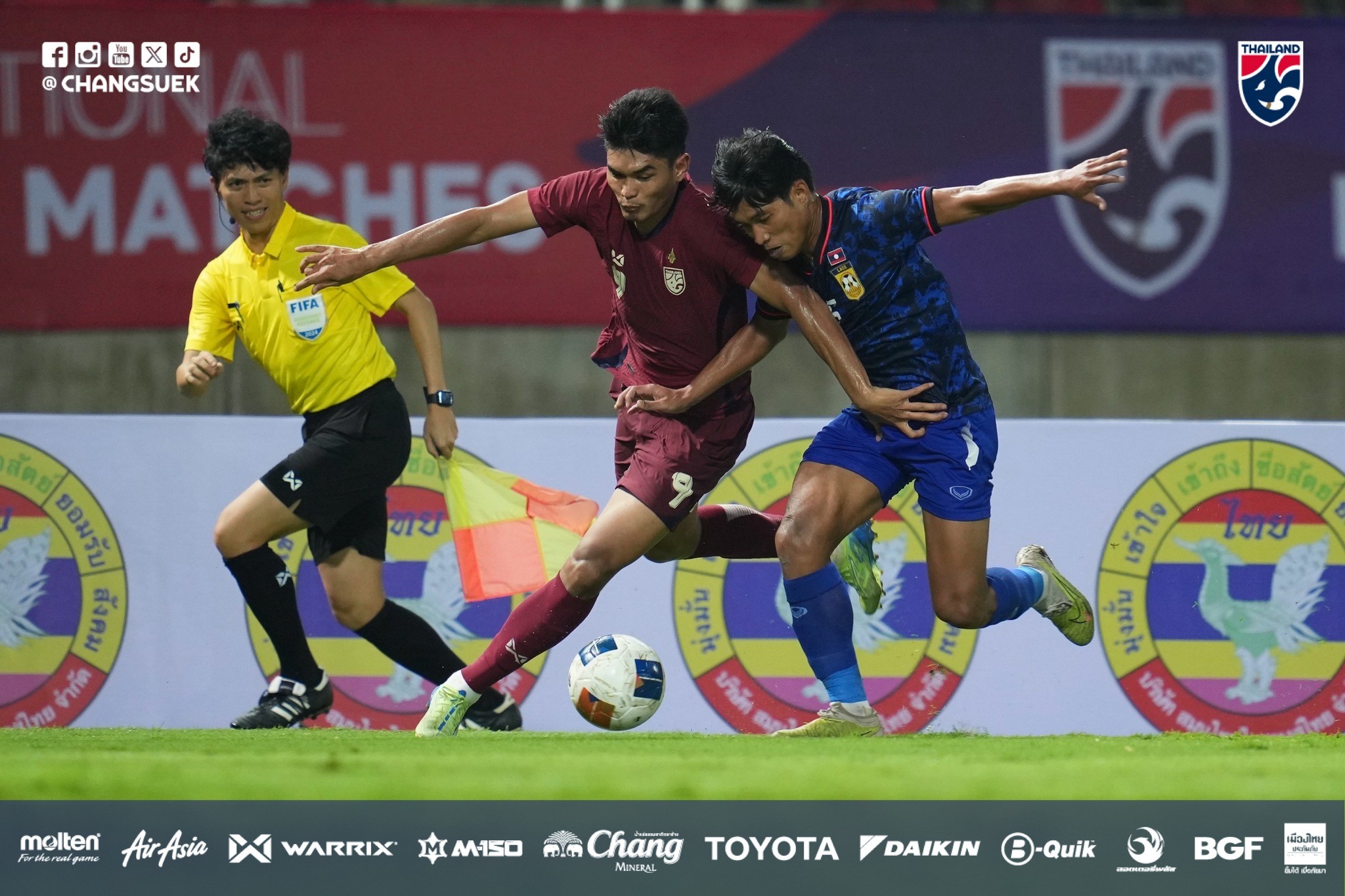 Thực hiện 20 cú sút, ĐT Thái Lan vẫn bị Lào cầm hòa khó tin