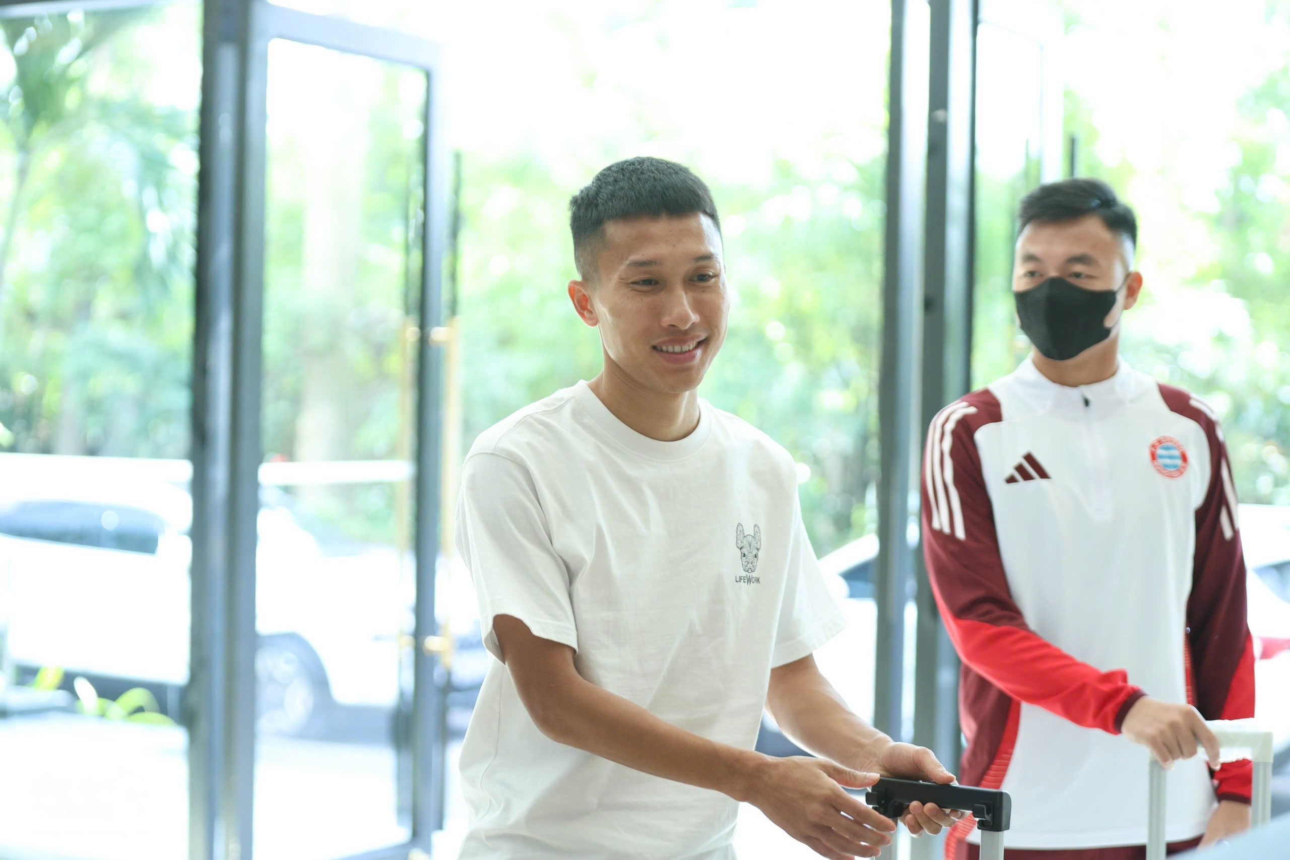 Tân binh tuyển Việt Nam: "Tôi báo tin vui cho vợ đầu tiên"