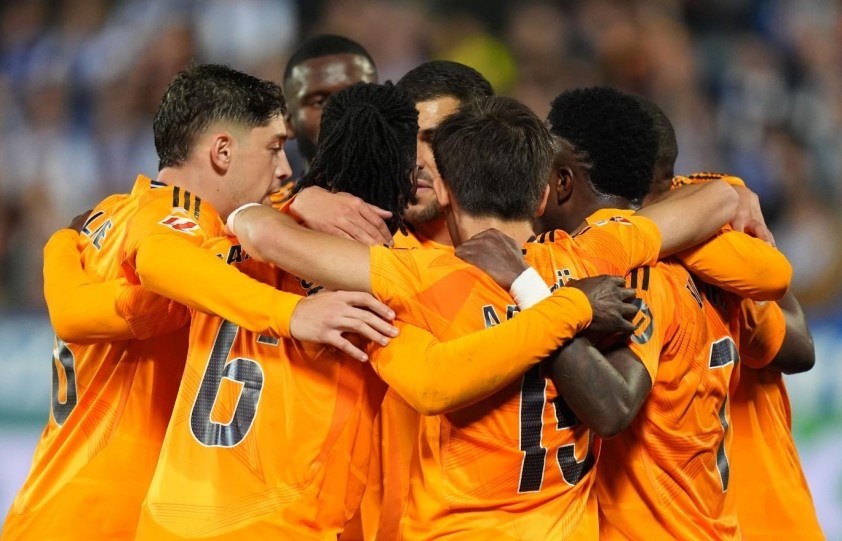 Kylian Mbappe tỏa sáng, Real Madrid tiếp tục bám đuổi Barcelona