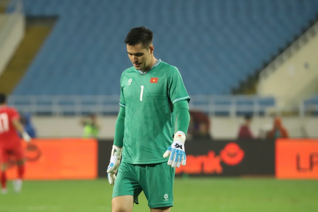 Tròn 1 năm có quốc tịch Việt Nam, Nguyễn Filip vẫn mải miết đi tìm chiến thắng đầu tiên cùng ĐTQG