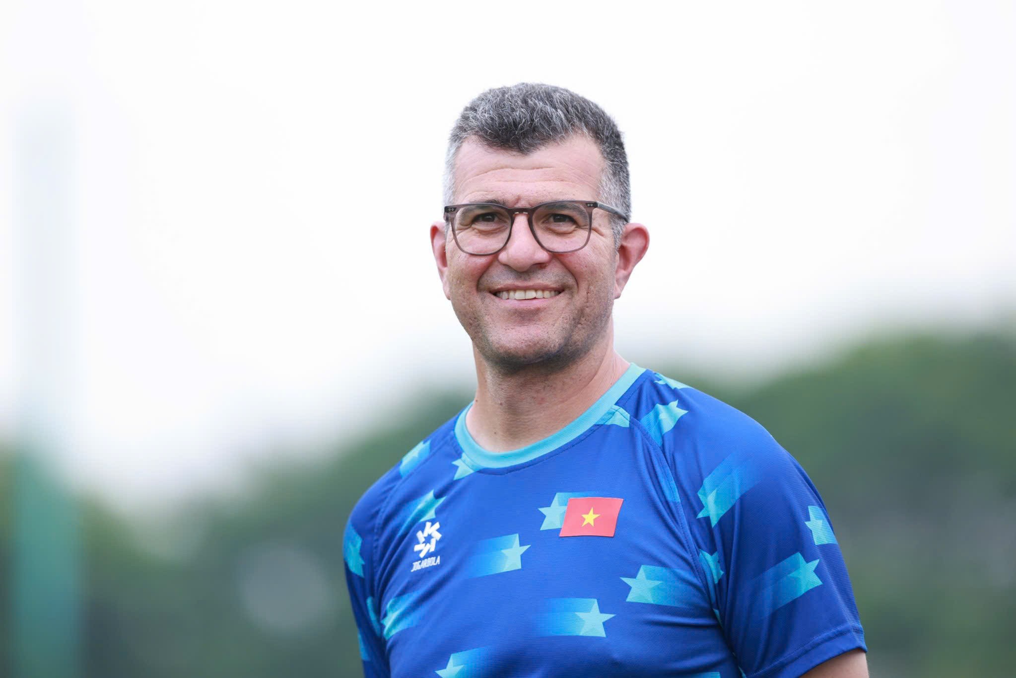 HLV trưởng U17 Việt Nam dẫn dắt CLB Đà Nẵng