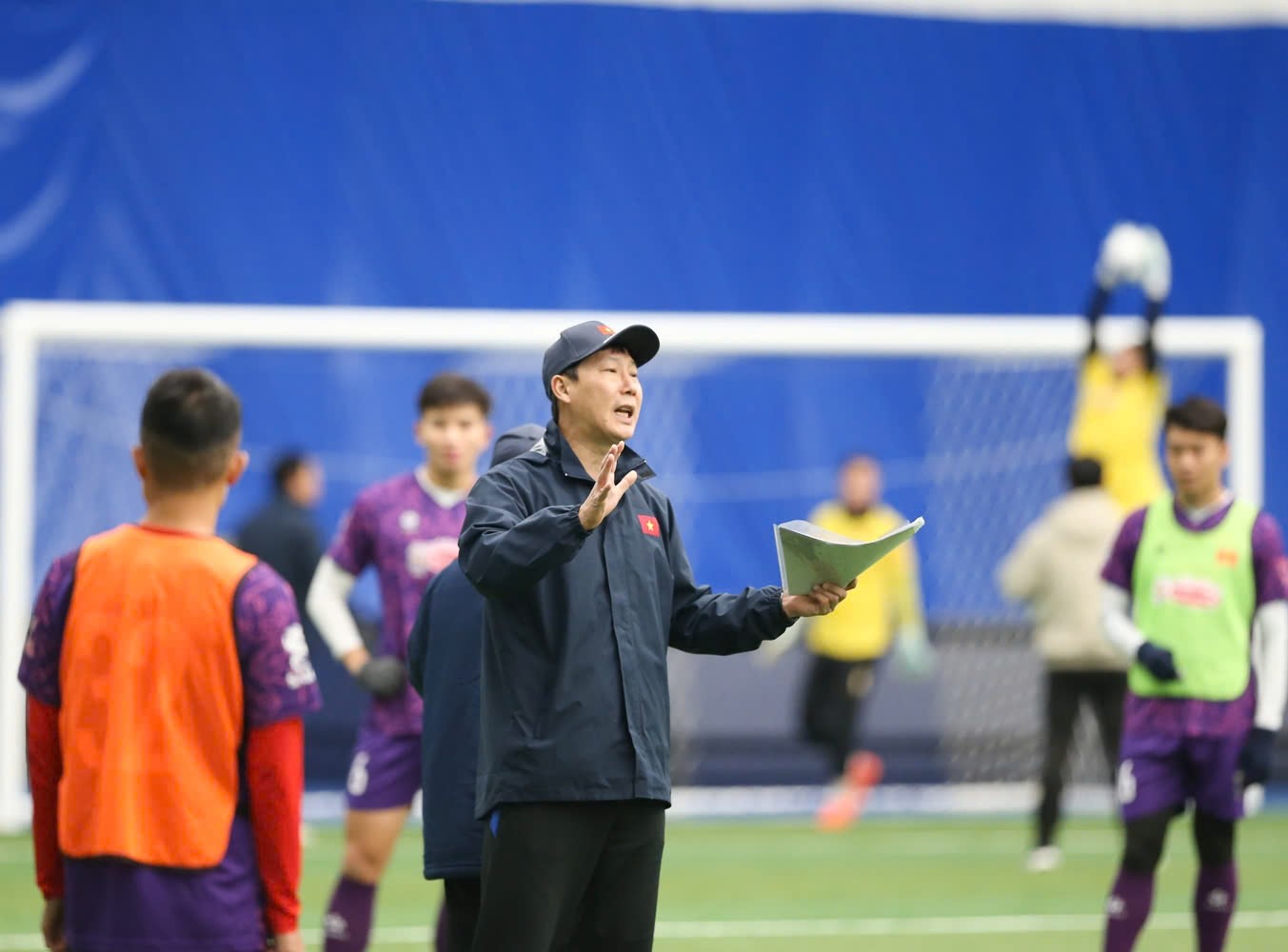 Tiết lộ điều HLV Kim Sang Sik dặn dò cầu thủ ĐT Việt Nam tại Hàn Quốc